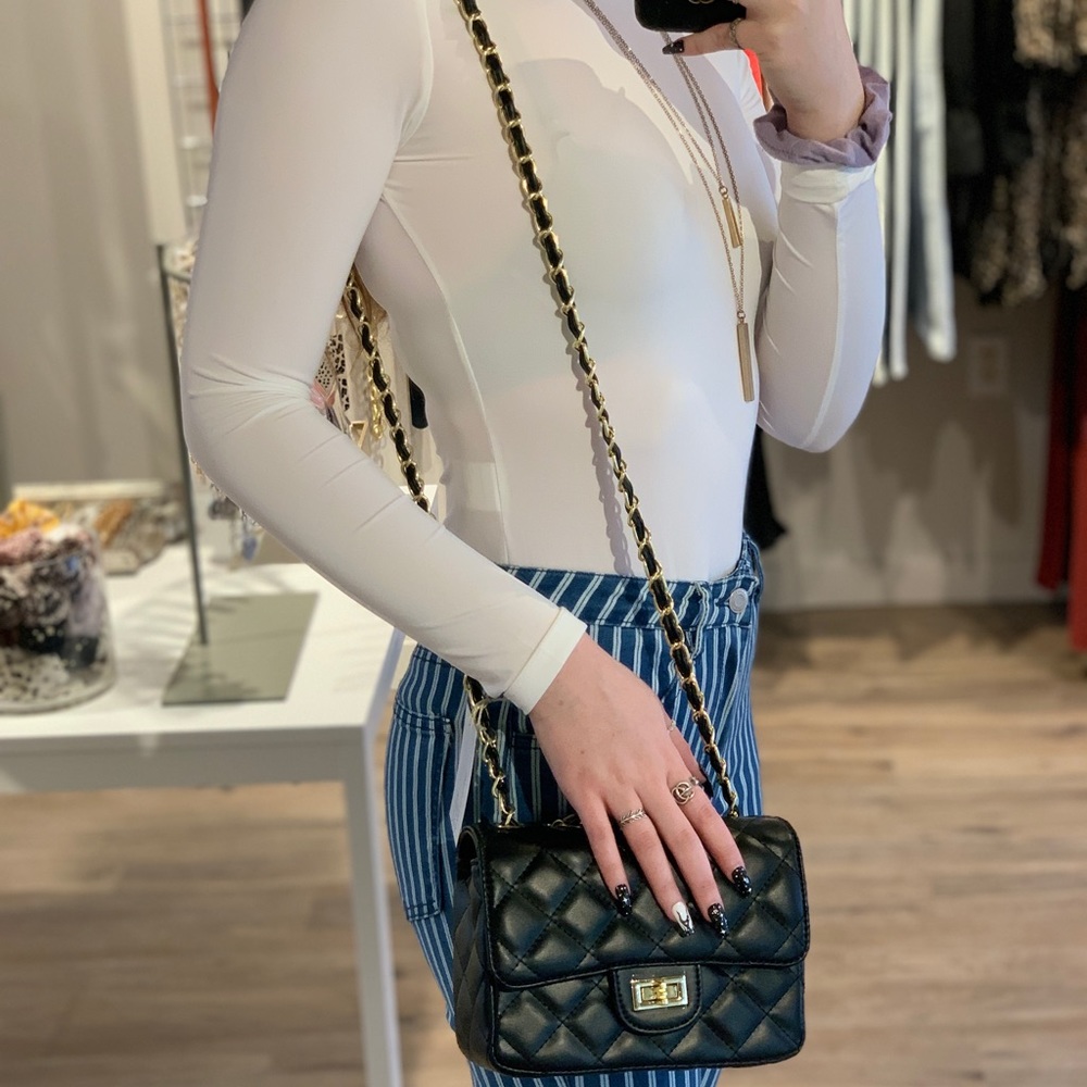 1 LEFT OH SO LUXURIOUS BLACK QUILTED CROSSBODY BAG - Picture 5 of 6